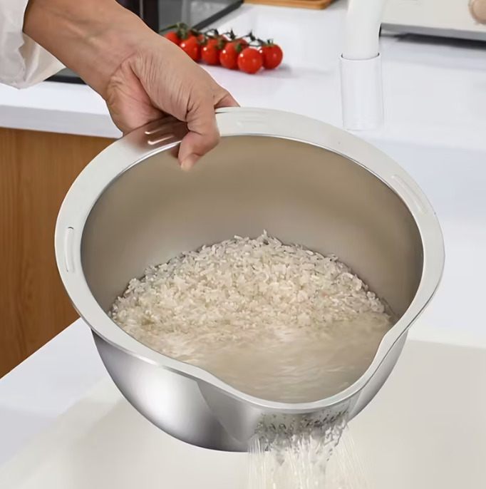 Durable Stainless Steel Colander - Multi-Use Kitchen Sieve with Handle - Ideal for Rice Washing, Fruit Draining & Vegetable Cleaning, Food-Safe Mesh for Efficient Water Filtering, Rice Strainer