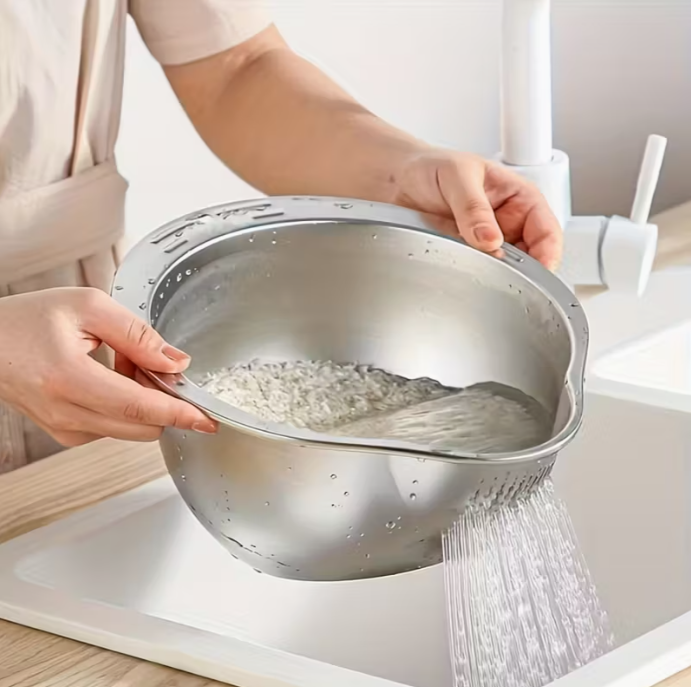 Durable Stainless Steel Colander - Multi-Use Kitchen Sieve with Handle - Ideal for Rice Washing, Fruit Draining & Vegetable Cleaning, Food-Safe Mesh for Efficient Water Filtering, Rice Strainer