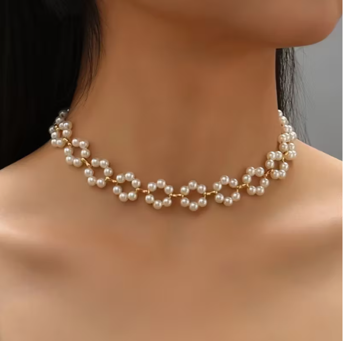 JQ7221 Women's Retro Minimalist Imitation Pearl Necklace - Golden-Tone Chain with White Imitation Pearl, Lightweight Elegant Clavicle Chain for Daily Wear & Parties, Timeless Versatile Jewelry Gift, Party Accessory