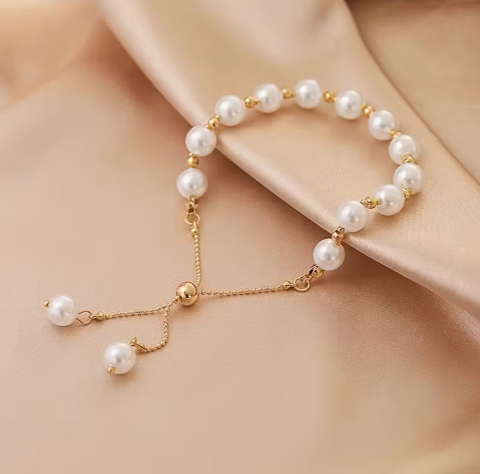 1pc Women'S Elegant Imitation Pearl Bracelet - Minimalist Everyday & Formal Jewelry with Delicate Chain, KC Golden Plated Imitation Pearl Chain for Everyday, Parties, Gifts - Year-Round Luxury Accessory for Women & Teens, Party Accessory
