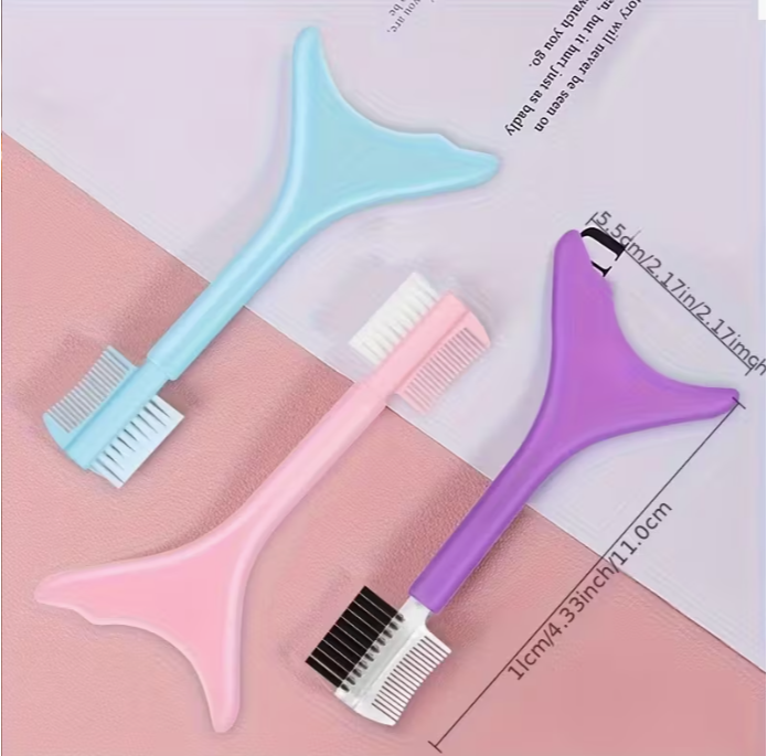A Three-Piece Multifunctional Eye Makeup Tool Set, Including a Lash Comb, a Curved Eyebrow Razor, And Eyebrow Scissors, Suitable for Beginners.