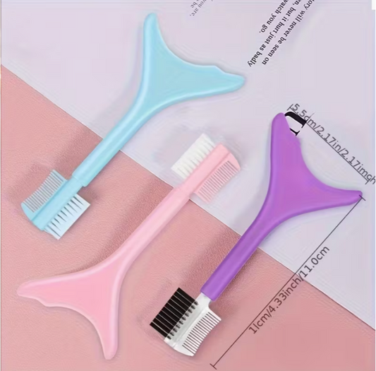 A Three-Piece Multifunctional Eye Makeup Tool Set, Including a Lash Comb, a Curved Eyebrow Razor, And Eyebrow Scissors, Suitable for Beginners.