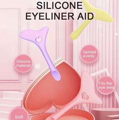 A Three-Piece Multifunctional Eye Makeup Tool Set, Including a Lash Comb, a Curved Eyebrow Razor, And Eyebrow Scissors, Suitable for Beginners.