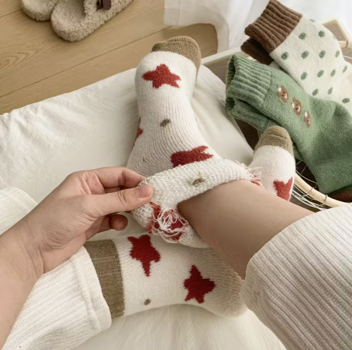 4 Pairs of Bear Snowman Terrycloth Socks Autumn and Winter Thick Mid-Calf Socks for Women Cute Sweet Warm Christmas Holiday Stockings